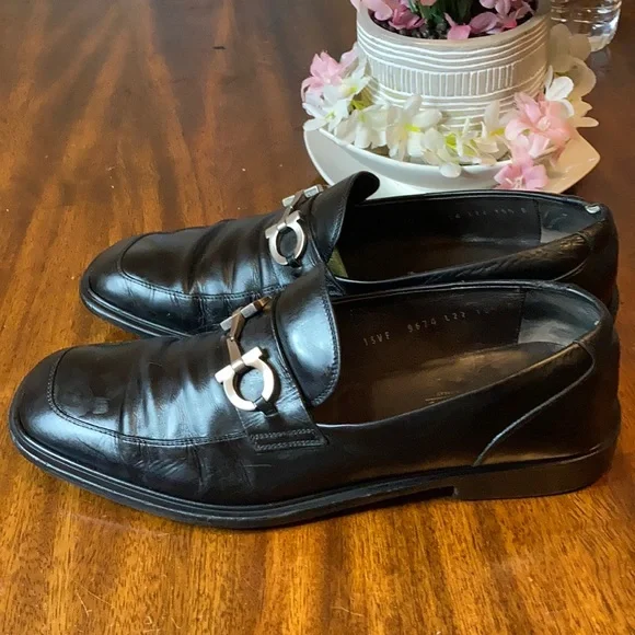 Salvatore Ferragamo | Shoes | Salvatore Ferragamo Black  display picture 1
